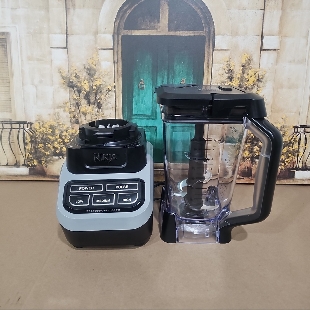 Ninja Professional Blender 1000W BL610 Ice Crushing 72oz Pitcher Black/Grey